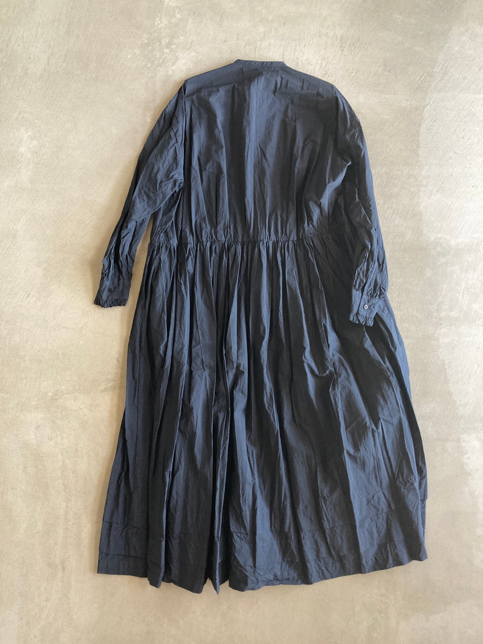 〈新品〉TOUJOURS ビショップスリーブシャツワンピース TOUJOURS ビショップスリーブクラッシックギャザードレス – 日々と旅 hutte