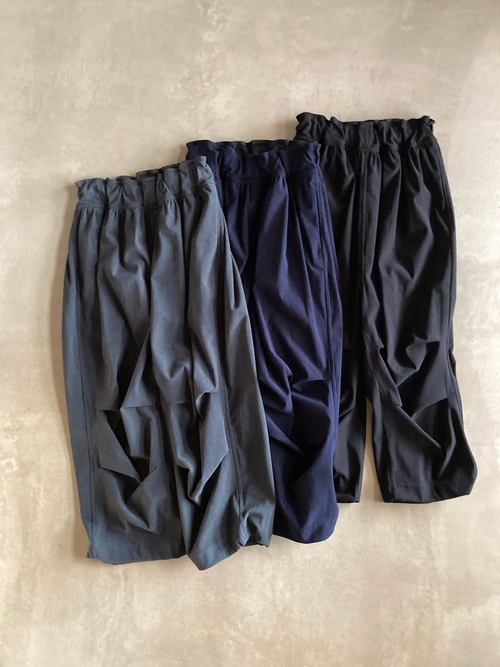 FIRMUM ポリエステルコットンツイル ギャザーミリタリーパンツ XS FIRMUM - ポリエステル&コットン ユーロツイル ギャザー